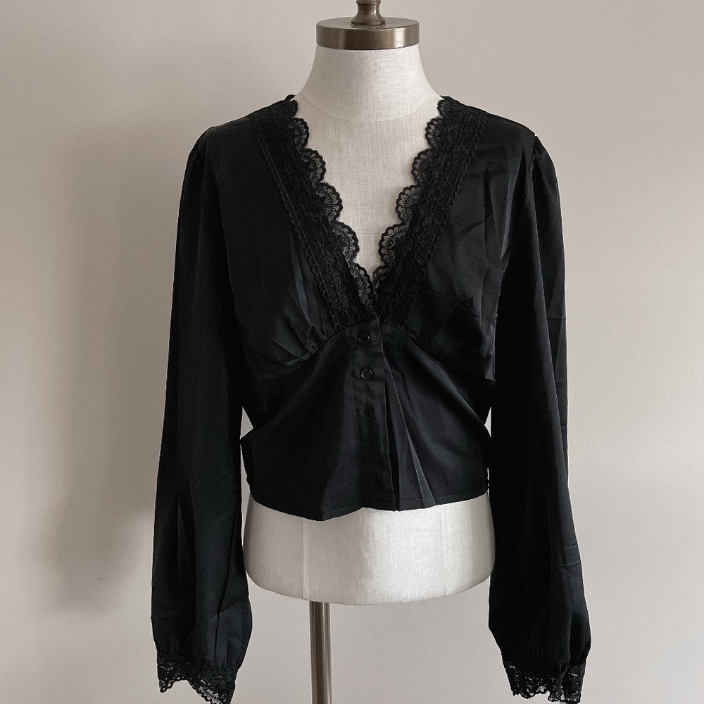 Lace detail top